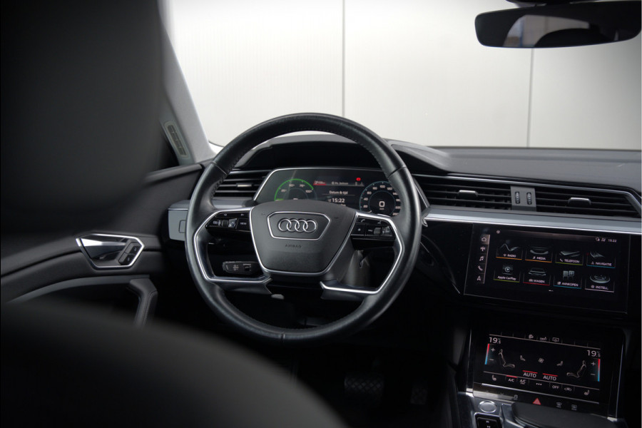 Audi e-tron e-tron 50 quattro Launch edition plus 71 kWh | Panoramadak | Stoelverwarming | Keyless | Apple Carplay | Luchtvering | Adaptive Cruise Control | Leer | Elek. Stoelen  | BTW | NAP | Led | Black Style | PDC | SOH 84,94%