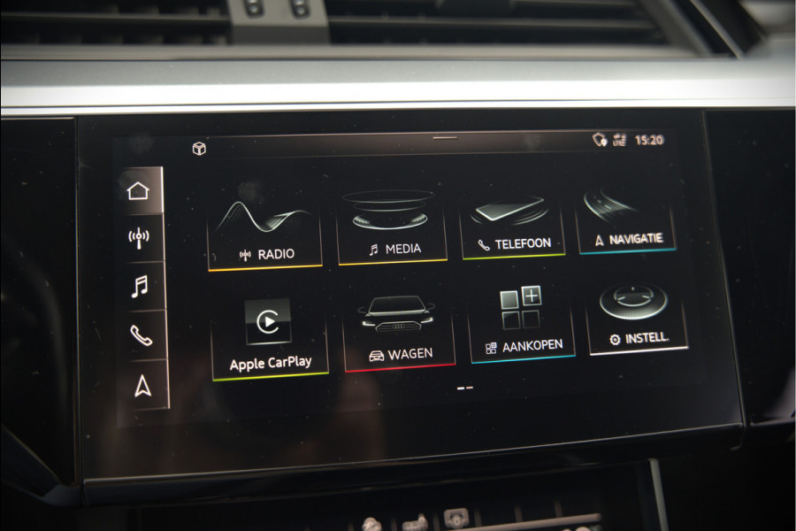 Audi e-tron e-tron 50 quattro Launch edition plus 71 kWh | Panoramadak | Stoelverwarming | Keyless | Apple Carplay | Luchtvering | Adaptive Cruise Control | Leer | Elek. Stoelen  | BTW | NAP | Led | Black Style | PDC | SOH 84,94%