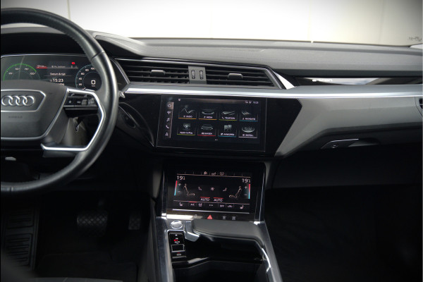 Audi e-tron e-tron 50 quattro Launch edition plus 71 kWh | Panoramadak | Stoelverwarming | Keyless | Apple Carplay | Luchtvering | Adaptive Cruise Control | Leer | Elek. Stoelen  | BTW | NAP | Led | Black Style | PDC | SOH 84,94%