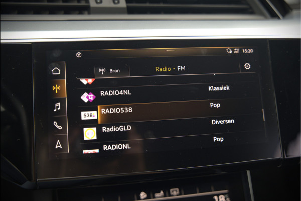 Audi e-tron e-tron 50 quattro Launch edition plus 71 kWh | Panoramadak | Stoelverwarming | Keyless | Apple Carplay | Luchtvering | Adaptive Cruise Control | Leer | Elek. Stoelen  | BTW | NAP | Led | Black Style | PDC | SOH 84,94%