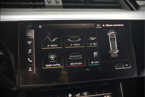 Audi e-tron e-tron 50 quattro Launch edition plus 71 kWh | Panoramadak | Stoelverwarming | Keyless | Apple Carplay | Luchtvering | Adaptive Cruise Control | Leer | Elek. Stoelen  | BTW | NAP | Led | Black Style | PDC | SOH 84,94%