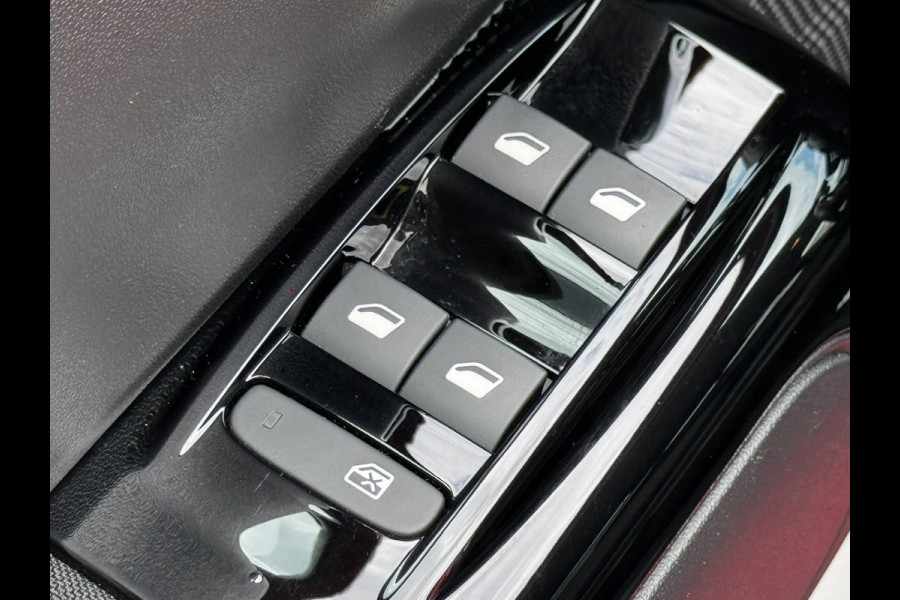 Citroën C3 1.2 PureTech Shine | Automaat | Camera | Stoelverwarming | PDC voor + achter | Navigatie