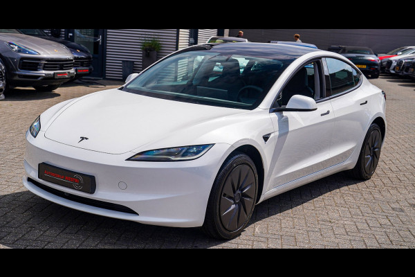 Tesla Model 3 RWD 60 kWh | Selfdriving optie | Panorama sunroof | 360cam | LED | Sfeerverlichting | Adaptieve cruise | Lane assist