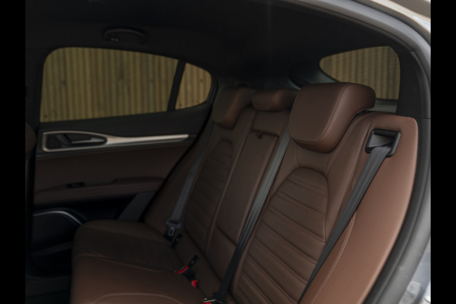 Alfa Romeo Stelvio 2.0T AWD B-Tech | Veloce stoelen | Lederen dash. | Adapt. cruise