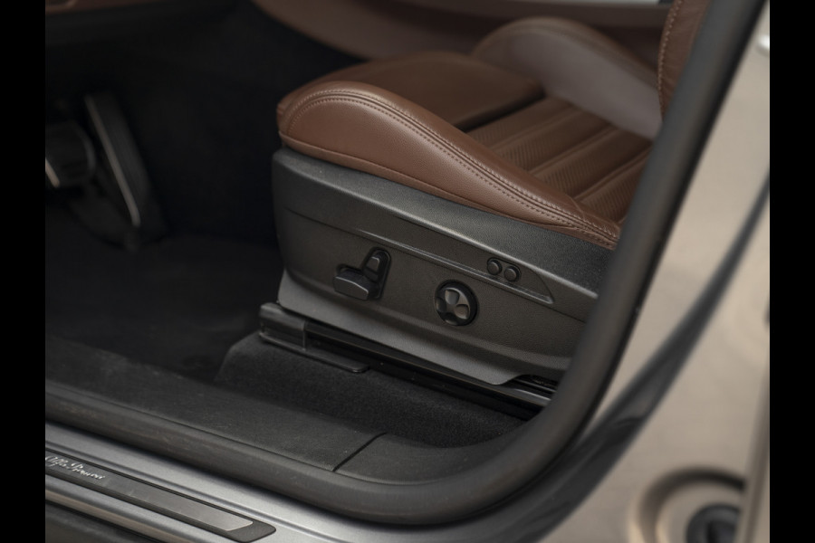 Alfa Romeo Stelvio 2.0T AWD B-Tech | Veloce stoelen | Lederen dash. | Adapt. cruise
