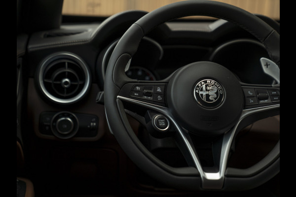 Alfa Romeo Stelvio 2.0T AWD B-Tech | Veloce stoelen | Lederen dash. | Adapt. cruise