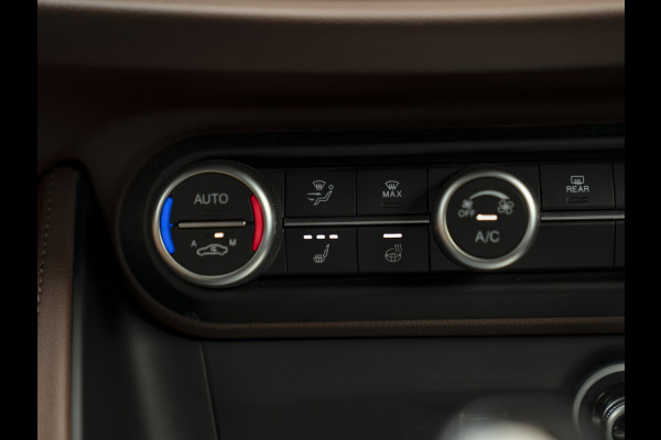 Alfa Romeo Stelvio 2.0T AWD B-Tech | Veloce stoelen | Lederen dash. | Adapt. cruise