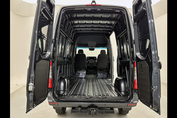 Mercedes-Benz Sprinter 319 CDI L2H2 Distronic 3500kg Trekhaak 360°camera Led Navigatie N1-registratie
