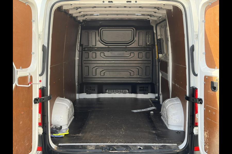 Volkswagen Crafter 35 2.0 TDI L3H2*A/C*CRUISE*HAAK*VOORRUITVERW.*PDC*