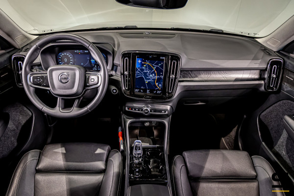 Volvo XC40 1.5 T5 Recharge Inscription | Pano | Adaptive Cruise