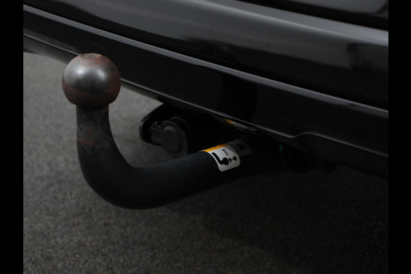 Ford Kuga 2.5 PHEV ST-Line X AUtomaat B&O Climate Control Navigatie Camera Elektrische Achterklep Verwarmbare voorstoelen Parkeersensoren voor & achter Verwarmbare voorruit Lichtmetalen velgen Trekhaak