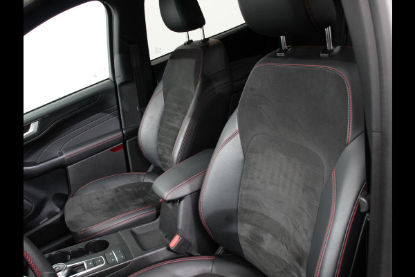 Ford Kuga 2.5 PHEV ST-Line X AUtomaat B&O Climate Control Navigatie Camera Elektrische Achterklep Verwarmbare voorstoelen Parkeersensoren voor & achter Verwarmbare voorruit Lichtmetalen velgen Trekhaak