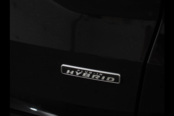 Ford Kuga 2.5 PHEV ST-Line X AUtomaat B&O Climate Control Navigatie Camera Elektrische Achterklep Verwarmbare voorstoelen Parkeersensoren voor & achter Verwarmbare voorruit Lichtmetalen velgen Trekhaak