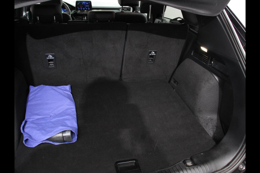 Ford Kuga 2.5 PHEV ST-Line X AUtomaat B&O Climate Control Navigatie Camera Elektrische Achterklep Verwarmbare voorstoelen Parkeersensoren voor & achter Verwarmbare voorruit Lichtmetalen velgen Trekhaak