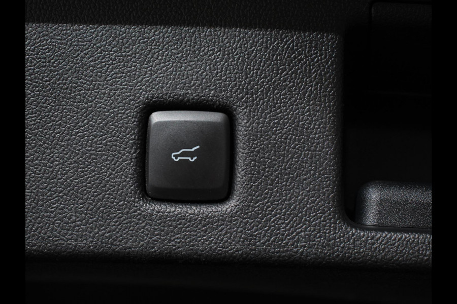 Ford Kuga 2.5 PHEV ST-Line X AUtomaat B&O Climate Control Navigatie Camera Elektrische Achterklep Verwarmbare voorstoelen Parkeersensoren voor & achter Verwarmbare voorruit Lichtmetalen velgen Trekhaak