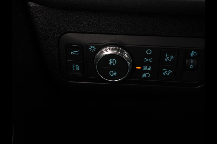Ford Kuga 2.5 PHEV ST-Line X AUtomaat B&O Climate Control Navigatie Camera Elektrische Achterklep Verwarmbare voorstoelen Parkeersensoren voor & achter Verwarmbare voorruit Lichtmetalen velgen Trekhaak