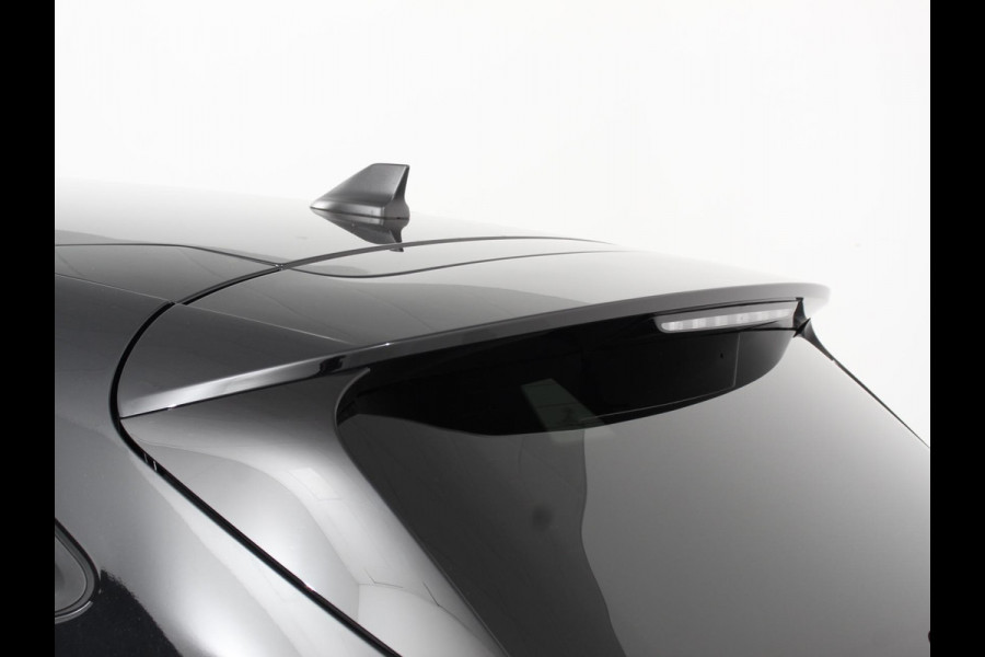 Ford Kuga 2.5 PHEV ST-Line X AUtomaat B&O Climate Control Navigatie Camera Elektrische Achterklep Verwarmbare voorstoelen Parkeersensoren voor & achter Verwarmbare voorruit Lichtmetalen velgen Trekhaak