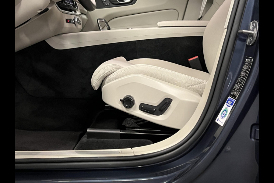Volvo XC60 2.0 T6 Plug-in hybrid AWD Core Bright Adapt. cruise control | Open dak | Stuur-/Stoelverwarming | Camera | Memory | Keyless | Carplay | Google
