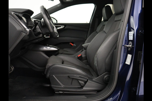 Audi Q4 e-tron 40 Launch edition S Competition 77 kWh | SOH 92,1% | Half leder | Stoelverwarming | Carplay | Adaptive cruise | Climate control | Camera | Park assist | Trekhaak