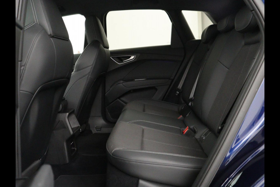 Audi Q4 e-tron 40 Launch edition S Competition 77 kWh | SOH 92,1% | Half leder | Stoelverwarming | Carplay | Adaptive cruise | Climate control | Camera | Park assist | Trekhaak