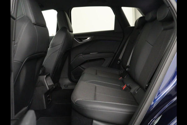 Audi Q4 e-tron 40 Launch edition S Competition 77 kWh | SOH 92,1% | Half leder | Stoelverwarming | Carplay | Adaptive cruise | Climate control | Camera | Park assist | Trekhaak
