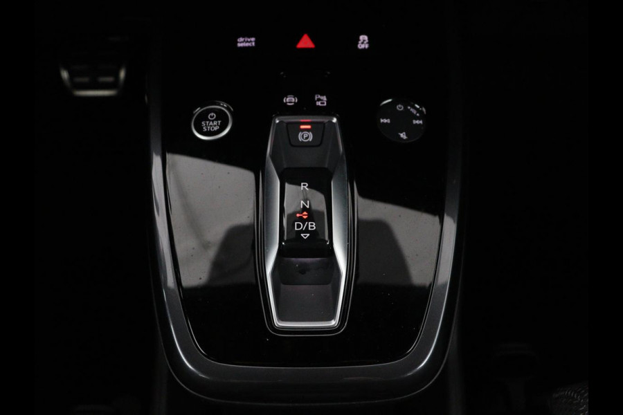 Audi Q4 e-tron 40 Launch edition S Competition 77 kWh | SOH 92,1% | Half leder | Stoelverwarming | Carplay | Adaptive cruise | Climate control | Camera | Park assist | Trekhaak