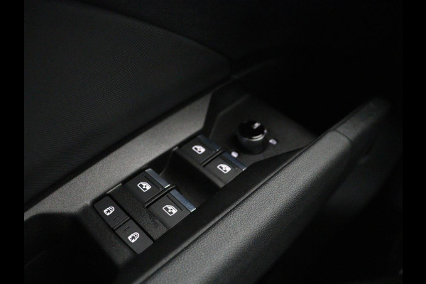 Audi Q4 e-tron 40 Launch edition S Competition 77 kWh | SOH 92,1% | Half leder | Stoelverwarming | Carplay | Adaptive cruise | Climate control | Camera | Park assist | Trekhaak