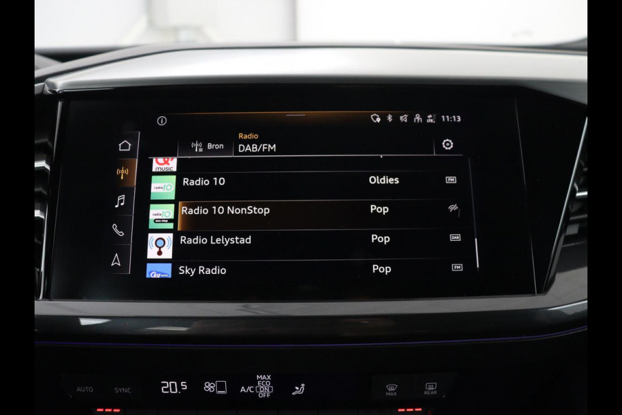 Audi Q4 e-tron 40 Launch edition S Competition 77 kWh | SOH 92,1% | Half leder | Stoelverwarming | Carplay | Adaptive cruise | Climate control | Camera | Park assist | Trekhaak