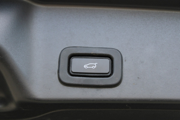 Land Rover Range Rover Evoque 2.0 D180 AWD R-Dynamic S | BTW | DEALER ONDH | PANORAMADAK | KEYLESS | DODE HOEK | CAMERA |