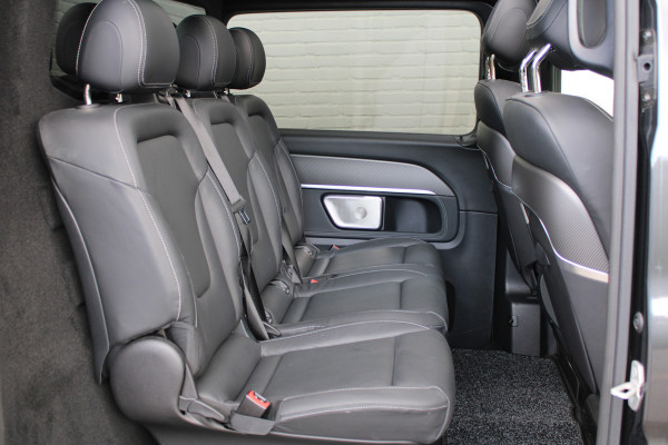 Mercedes-Benz V-Klasse 300d / AMG / Exclusive / DC / Luchtvering / Pano / 360 Cam / Burmester / Vol Opties / NIEUWSTAAT.