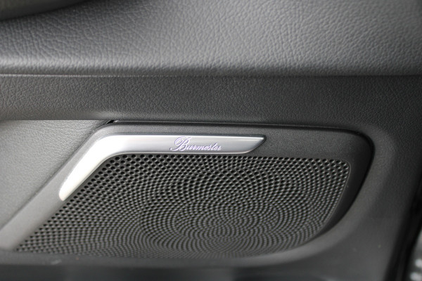 Mercedes-Benz V-Klasse 300d / AMG / Exclusive / DC / Luchtvering / Pano / 360 Cam / Burmester / Vol Opties / NIEUWSTAAT.