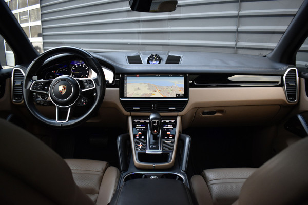 Porsche Cayenne 3.0 E-Hybrid 462pk Sport Chrono | Pano | Trekhaak | 360 Camera | Bose | Stuurverwarming | Luchtvering | Orig. NL |