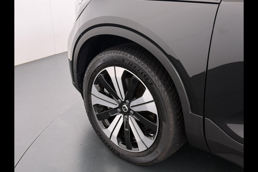 Volvo C40 Single Motor Core 70 kWh VOLVO DEALER ONDERHOUDEN| ACHTERUITRIJCAMERA| PANORAMADAK| STOEL + STUURVERWARMING| RIJKLAARPRIJS INCL. 12 MAANDEN BOVAG GARANTIE|