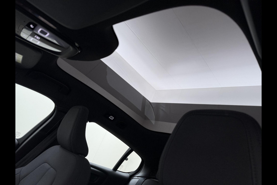 Volvo C40 Single Motor Core 70 kWh VOLVO DEALER ONDERHOUDEN| ACHTERUITRIJCAMERA| PANORAMADAK| STOEL + STUURVERWARMING| RIJKLAARPRIJS INCL. 12 MAANDEN BOVAG GARANTIE|