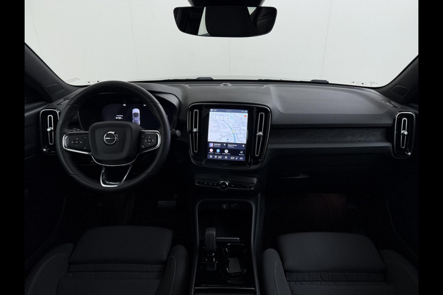 Volvo C40 Single Motor Core 70 kWh VOLVO DEALER ONDERHOUDEN| ACHTERUITRIJCAMERA| PANORAMADAK| STOEL + STUURVERWARMING| RIJKLAARPRIJS INCL. 12 MAANDEN BOVAG GARANTIE|