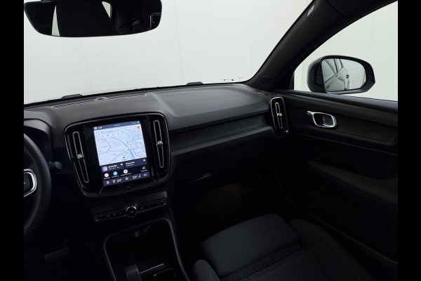 Volvo C40 Single Motor Core 70 kWh VOLVO DEALER ONDERHOUDEN| ACHTERUITRIJCAMERA| PANORAMADAK| STOEL + STUURVERWARMING| RIJKLAARPRIJS INCL. 12 MAANDEN BOVAG GARANTIE|