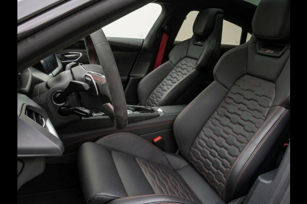Audi e-tron GT RS 93 kWh 599pk | Panoramadak | Navigatie | Head Up display |Stoelverwaming en ventilatie | RS Design pakket | Laser led koplampen