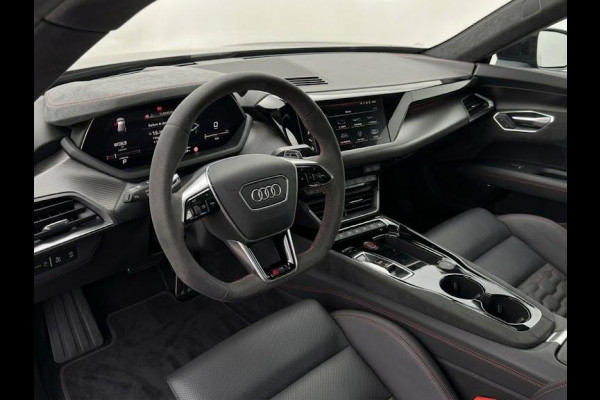 Audi e-tron GT RS 93 kWh 599pk | Panoramadak | Navigatie | Head Up display |Stoelverwaming en ventilatie | RS Design pakket | Laser led koplampen