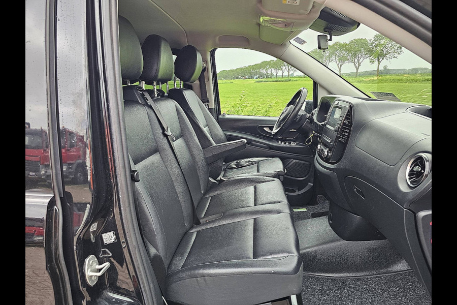 Mercedes-Benz EVITO TOURER PRO L3 90 kWh L3 9 persoons XL WLTP 368 km snelladen clima org NL dubbele schuifdeur carplay BPM-vrij