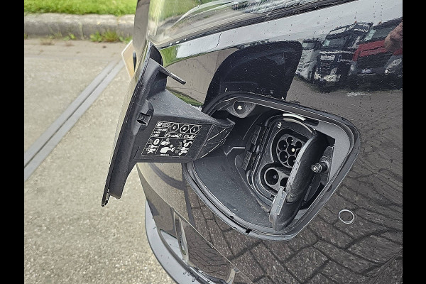 Mercedes-Benz EVITO TOURER PRO L3 90 kWh L3 9 persoons XL WLTP 368 km snelladen clima org NL dubbele schuifdeur carplay BPM-vrij