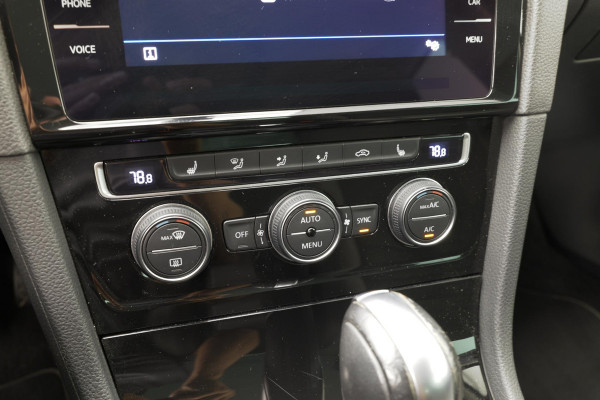 Volkswagen Golf 1.5 TSI Highline Business R |Massage|Carplay|Navi|LED|