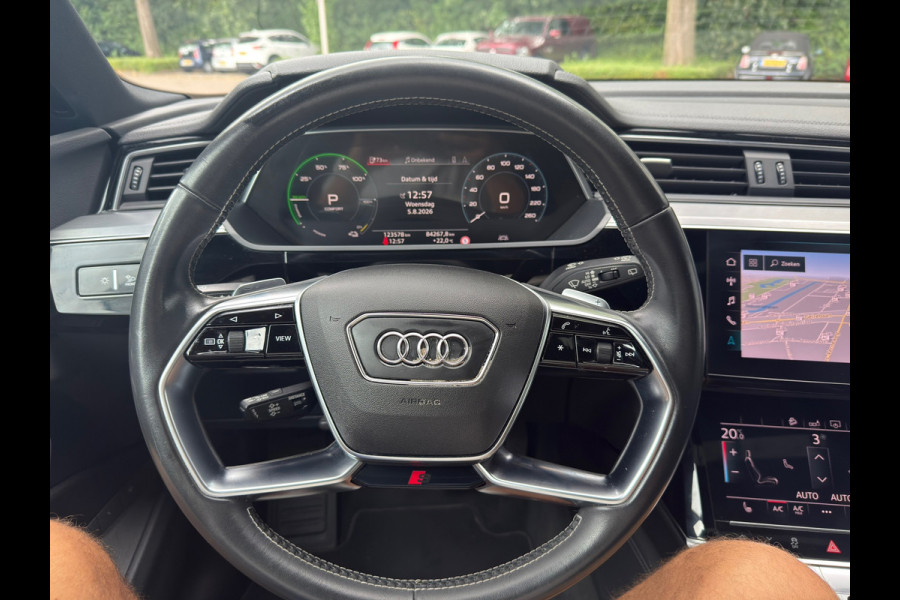 Audi e-tron E-tron 50 quattro Launch edition Black S-Line l Pano l Camera l Trekhaak l