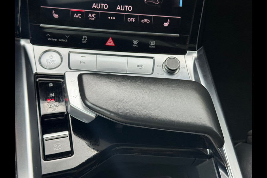Audi e-tron E-tron 50 quattro Launch edition Black S-Line l Pano l Camera l Trekhaak l