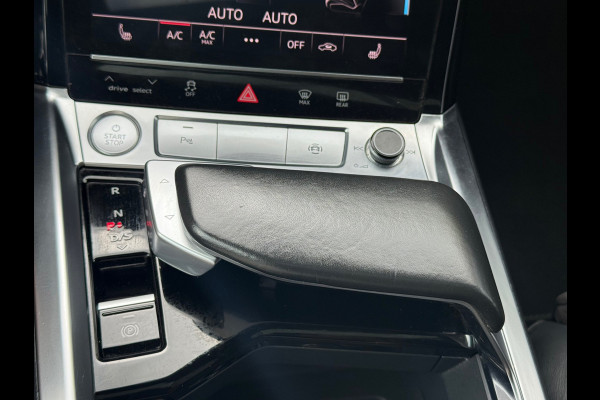 Audi e-tron E-tron 50 quattro Launch edition Black S-Line l Pano l Camera l Trekhaak l