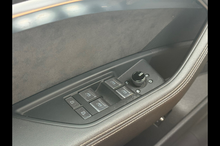 Audi e-tron E-tron 50 quattro Launch edition Black S-Line l Pano l Camera l Trekhaak l