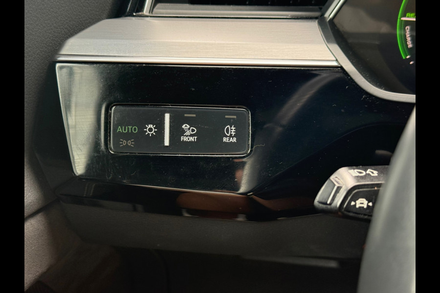 Audi e-tron E-tron 50 quattro Launch edition Black S-Line l Pano l Camera l Trekhaak l