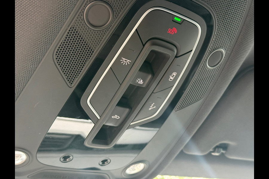 Audi e-tron E-tron 50 quattro Launch edition Black S-Line l Pano l Camera l Trekhaak l
