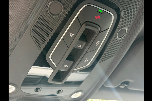 Audi e-tron E-tron 50 quattro Launch edition Black S-Line l Pano l Camera l Trekhaak l