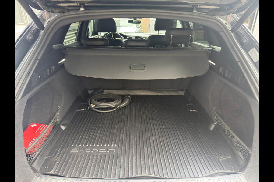 Audi e-tron E-tron 50 quattro Launch edition Black S-Line l Pano l Camera l Trekhaak l