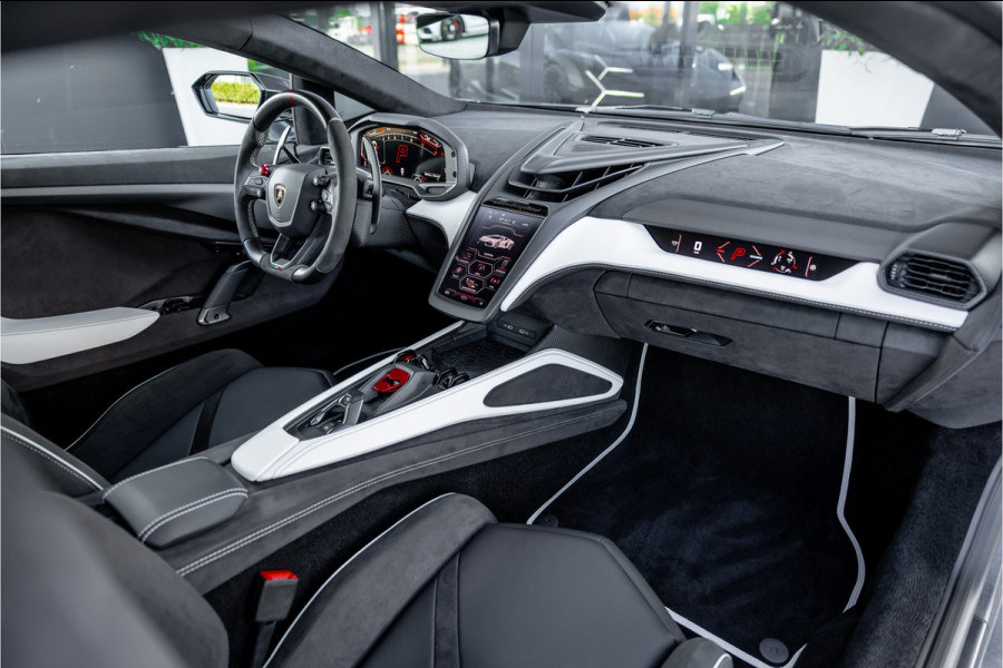 Lamborghini Revuelto 6.5 V12 - Nieuwe Auto | Origineel NL | Carbon | Passenger Display